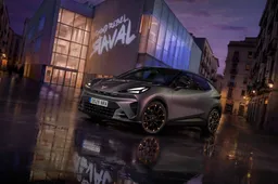 Cupra Raval 2026: dimensioni, motori, autonomia e prezzi della nuova elettrica compatta