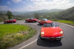 Il mito che non tramonta: l'Alfa Romeo "Duetto" spegne 60 candeline. La mostra-evento svela i segreti dello Spider più famoso di sempre
