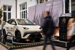 "Sembra una lavatrice": la provocazione di BYD alla Milano Design Week