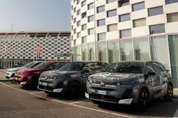 Citroën C5 Aircross 2026: l'ammiraglia ibrida corre con il Giro d'Italia
