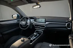 Gli interni, lo spazio e la tecnologia “Full Optional” di EMC 6