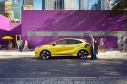 Sicurezza al volante e serenità in famiglia: Ford lancia "Prime Miglia" per i neopatentati