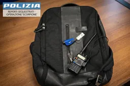 Furti d'auto con il "Jammer": cos'è e come agisce il disturbatore di frequenze per eludere le chiusure centralizzate. Un arresto a Milano