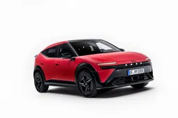 Nuova Hyundai IONIQ 3: debutta a Milano la compatta elettrica con quasi 500 km di autonomia