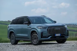 Ho guidato la Jaecoo 8 SHS-P: il SUV che può ribaltare il mercato