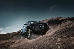 Cammina come un granchio e guada per un metro: svelato MHero 1, il gigante off-road da 3 tonnellate