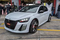 La rinascita delle GTi: Peugeot apre ai motori ibridi, ma chiude la porta ai SUV sportivi