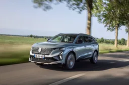 Ho provato la Renault Espace 2026: spazio e comfort per il SUV ibrido della Losanga