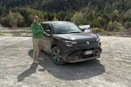 Ho guidato la Suzuki e Vitara: in fuoristrada ti sorprende, peccato la ricarica lenta
