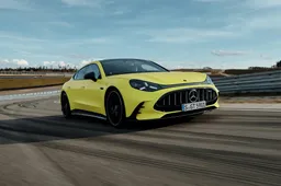 La nuova Mercedes-AMG GT Coupé 4 lancia la sfida alla Ferrari Luce: ecco quanto costa