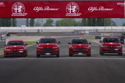 Maxi sconti Alfa Romeo a maggio: l'offensiva taglia-prezzi sfiora i 18.000 euro. Tutti i dettagli su Junior, Tonale, Giulia e Stelvio