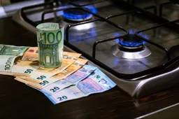 Tre mesi di guerra, Diesel a 2 euro e 2 miliardi in fumo: il dossier shock sulla stangata stiamo pagando