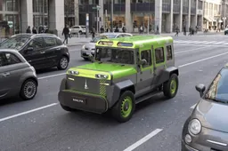 Mole Urbana presenta l'auto elettrica che fa il pieno al distributore di gas