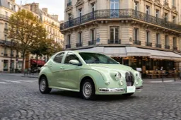 Sembra una Jaguar d'epoca ma è una Toyota Yaris (e dentro si vede): è la Mitsuoka Viewt Story