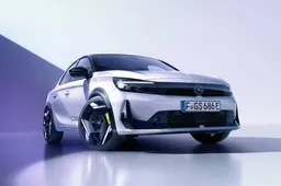 La Opel Corsa più potente di sempre è ufficiale: 281 CV e assetto da pista. Basterà a rilanciare le hot hatch elettriche?