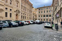 Roma, 7.500 sensori nascosti tra asfalto e sampietrini: a cosa servono (solo a incassare)?