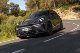 L'elettrica compatta cambia marcia: debutta in Italia la nuova Cupra Raval Edge Plus
