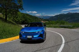 Ho provato la Alpine A390 GT: tecnica raffinata, ma è davvero una sportiva?