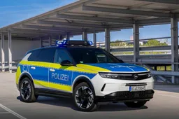 Dalle autostrade alle forze dell'ordine: Opel Grandland debutta in versione auto di pattuglia