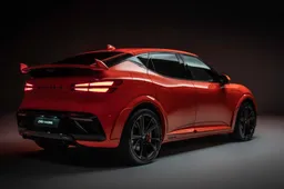 Arriva in Italia la Genesis GV60 Magma: il prezzo della sportiva da 650 CV