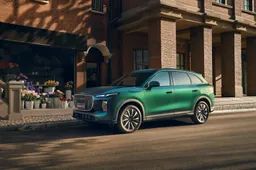 Oltre 1.000 km di autonomia e tecnologia plug-in: debutta in Italia il SUV Lepas L8 a partire da 41.700 euro