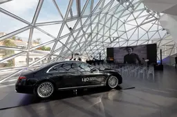 Mercedes-Benz Classe S: la nuova era del lusso della Stella debutta sotto il cielo di Roma