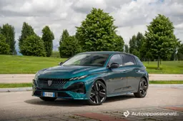 Ho provato la Peugeot 308 Plug-In Hybrid GT: e se il mondo non fosse fatto solo di SUV?