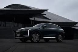 Arriva in Italia la Omoda 9 Aurora Edition: il SUV ibrido da oltre 500 CV in edizione limitata