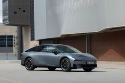 XPENG P7+ sbarca in Italia: la fastback elettrica "guidata" dall'Intelligenza Artificiale che si ricarica in 12 minuti. Il prezzo