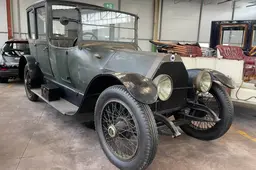 Un giorno in Stellantis Heritage Hub: 120 anni di Lancia con la 35 HP Theta di Rockefeller