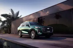 Chery, dopo anni di modelli "prestati" a DR, sbarca in Italia con Tiggo 9: il maxi-SUV ibrido a 7 posti da oltre 1.000 km di autonomia. I dettagli