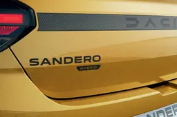 In molti la chiedevano, ora è qui: aprono gli ordini della Dacia Sandero Full Hybrid 155. Quanto costa