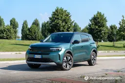 Ho guidato la Opel Frontera Hybrid: spaziosa, ibrida ed economica. Peccato qualche soluzione cheap