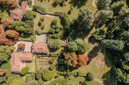 Il tour esclusivo nella "Reggia" degli Agnelli, ora in vendita: 29 camere, 15 bagni e un parco mozzafiato. Quanto costa davvero Villa Frescot?