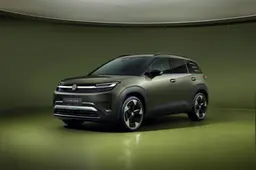 Ho visto la nuova Volkswagen ID.Cross: com’è fatto il SUV da meno di 30.000 euro che sfida le cinesi