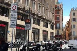 La svolta green a Roma diventa a pagamento: addio ZTL gratis per le auto elettriche, incassati 200 mila euro in 48 ore