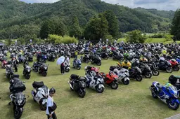Da 7 radunati a mito globale: la storia incredibile dell'Hayabusa Station Festival