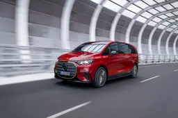 Elettrica, fino a 8 posti e trazione integrale: Mercedes-Benz rinnova la gamma VLE