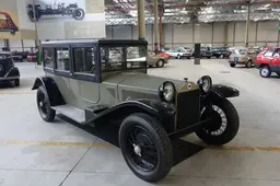 Un giorno in Stellantis Heritage Hub: 120 anni di Lancia con la Lambda
