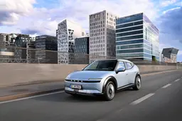 Hyundai sfida l'Europa con IONIQ 3: al via gli ordini della nuova elettrica da 27.900 euro