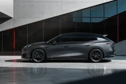 Debutto europeo per la Lynk & Co 07 GT: la sport touring affianca la gamma elettrificata
