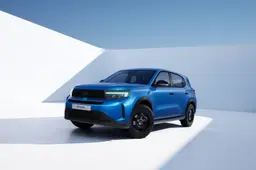 Opel Frontera amplia la gamma: debutta il nuovo motore a benzina e la versione d'accesso Start