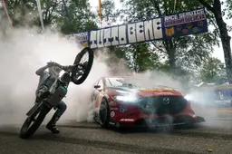 La terza edizione della TUTTO BENE Hillclimb celebra la passione tra icone da sogno e il debutto della Ferrari Luce