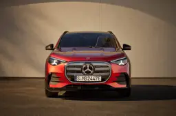 Mercedes-Benz segna il record di vendite di modelli elettrici, ma quanti ne ha venduti realmente?