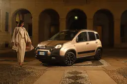 Nuova Pandina Tributo Autobianchi: 30 anni dopo la mitica Y10, torna l'iconico portellone nero. Quanto costa