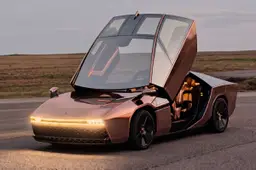 Forme scultoree tra rame e vetro: Fabrizio Giugiaro svela la Peralta D, supercar "monolitica" su base Maserati