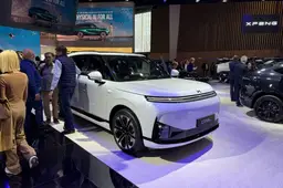 XPENG svela il G9L al Salone di Parigi: SUV elettrico da 5,12 metri, fino a 591 km e ricarica 10-80% in 11,7 minuti