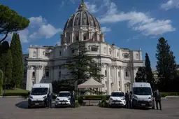 La mobilità del Vaticano si fa verde: accordo con KINTO per la conversione ecologica entro il 2030