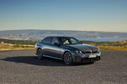 Il sei cilindri non cede il passo: ecco la nuova BMW Serie 3 fino a 443 CV, ma niente Diesel