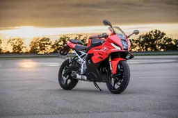 BMW Motorrad presenta la nuova F 450 RR: la supersportiva da 48 CV per la patente A2